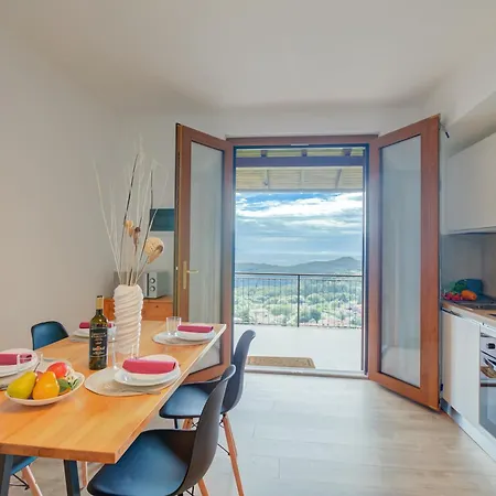 Il Vecchio Faggio: Lake Maggiore View Terrace - Happy Rentals * Gignese