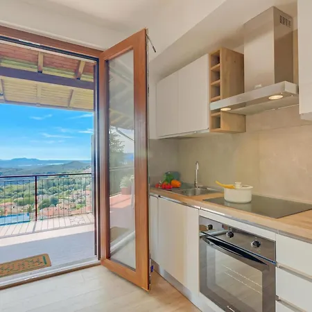 Il Vecchio Faggio: Maggiore View Terrace - Happy Gignese