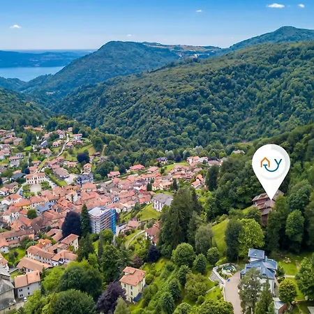 Il Vecchio Faggio: Maggiore View Terrace - Happy *